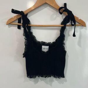 Stretchy ribbed black crop top lace detail medium
